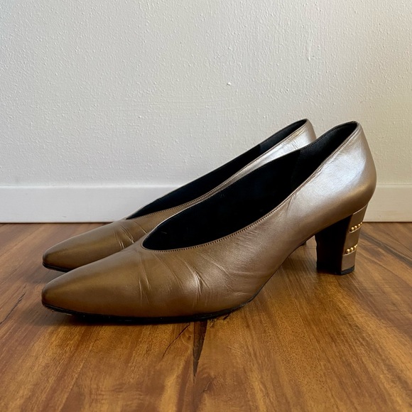 VTG Stuart Weitzman Metallic Bronze Heels - Picture 1 of 10